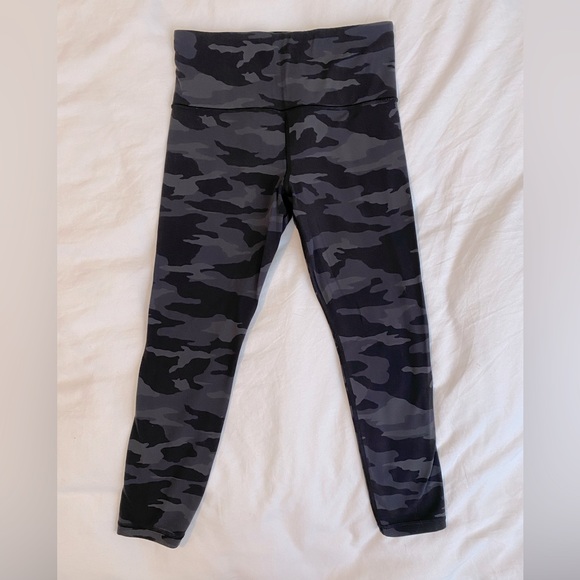 Athleta Elation 7/8 tight black and grey camo size SP - Picture 3 of 7